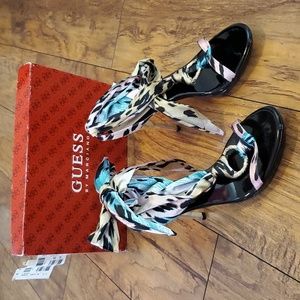 NWT Guess Fresno Scarf Tie Heels Sandals Size 9